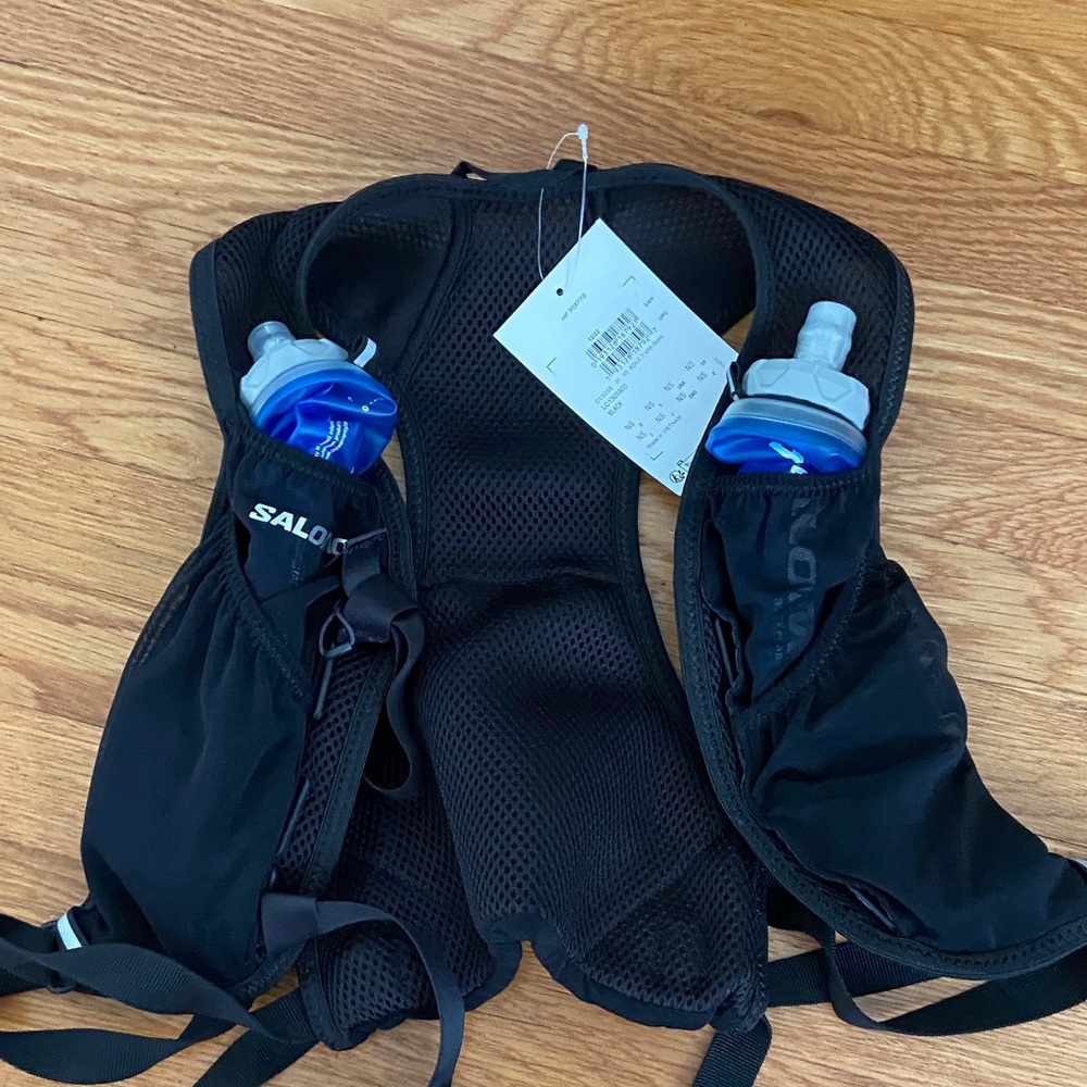 Salomon Hydration/Running Vest with flasks - never worn NWT